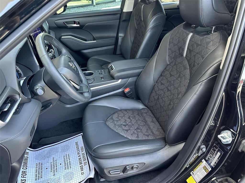used 2024 Toyota Highlander Hybrid car, priced at $42,752