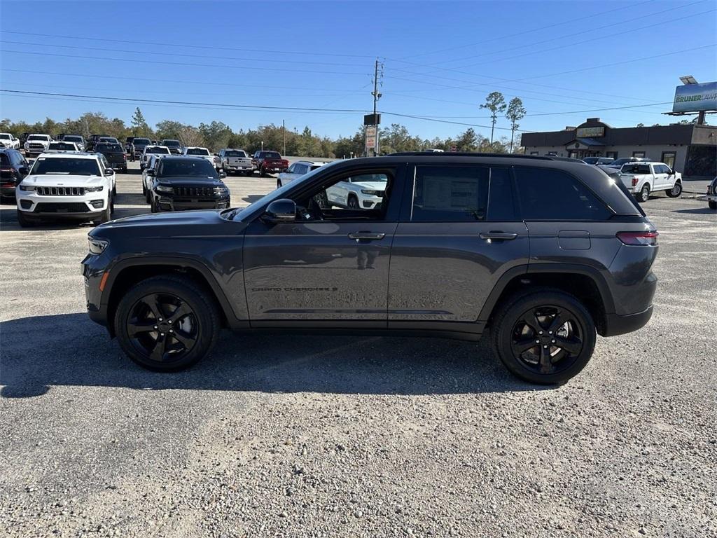 new 2025 Jeep Grand Cherokee car, priced at $52,955