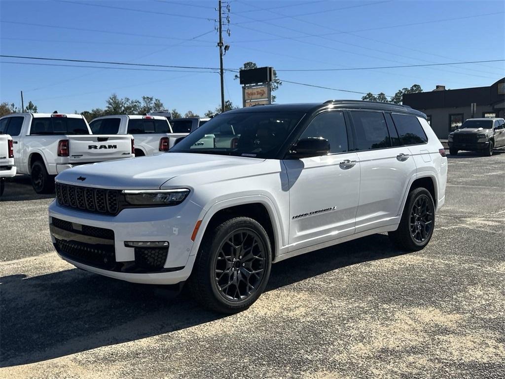 new 2025 Jeep Grand Cherokee L car, priced at $68,725