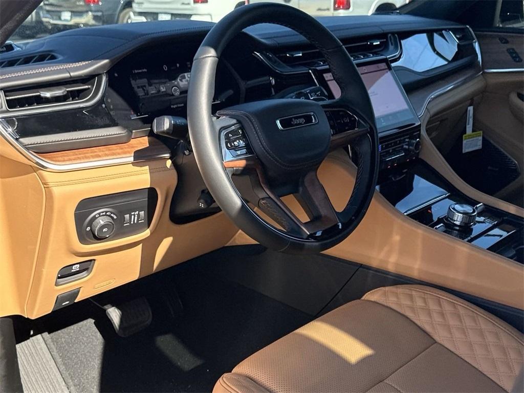 new 2025 Jeep Grand Cherokee L car, priced at $68,725