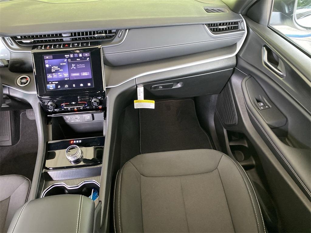 new 2025 Jeep Grand Cherokee car, priced at $36,958