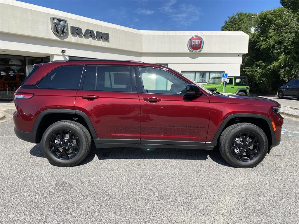 new 2025 Jeep Grand Cherokee car, priced at $41,754