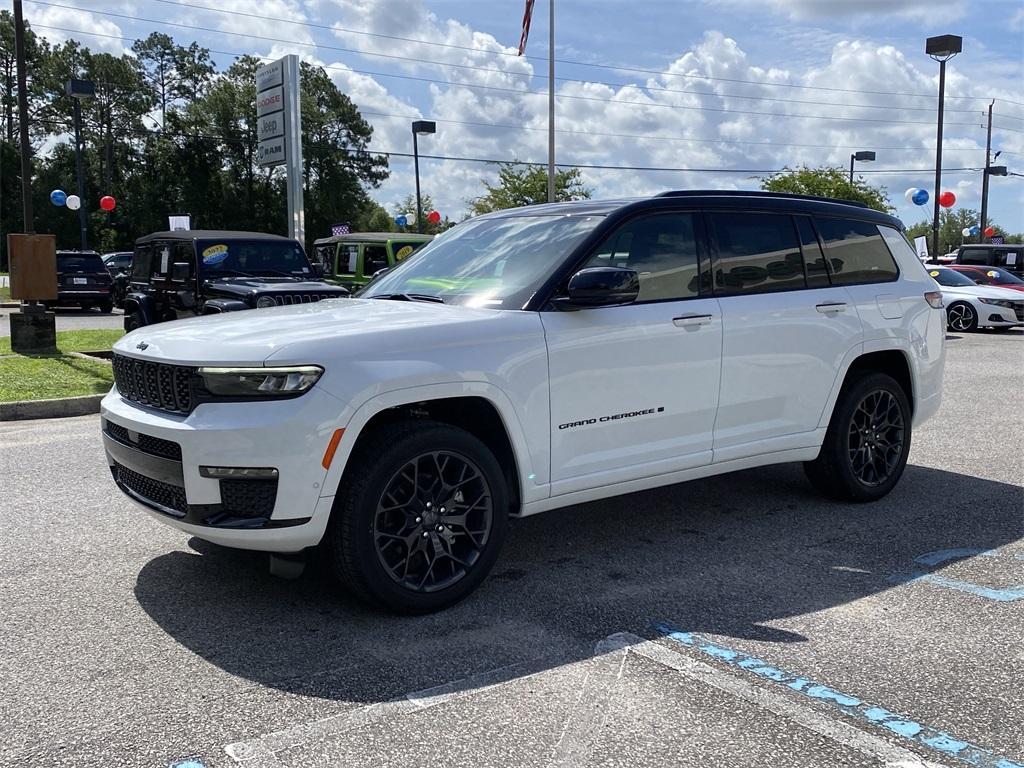 new 2025 Jeep Grand Cherokee L car, priced at $61,281