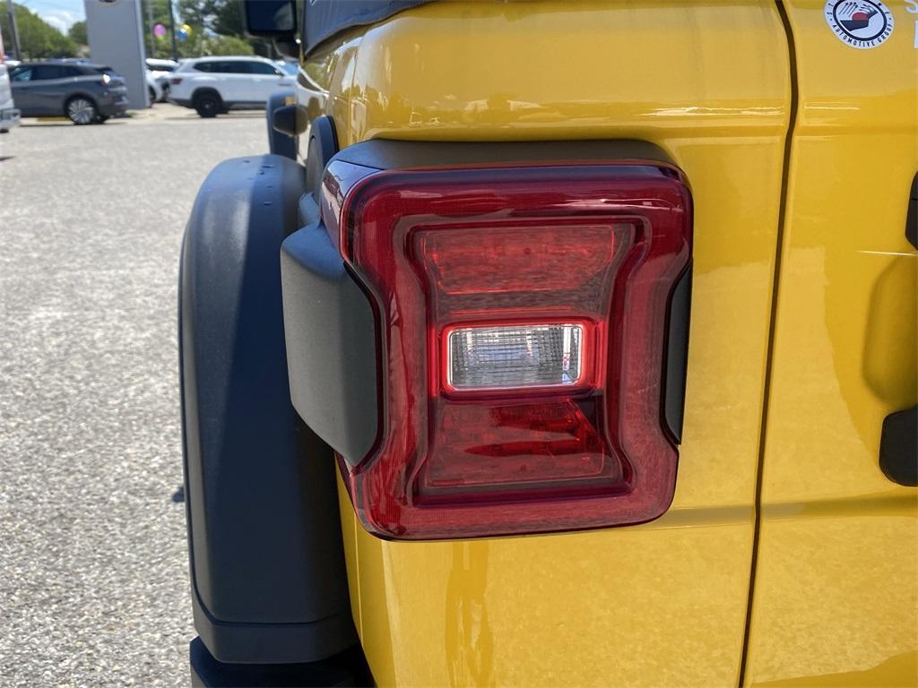 used 2021 Jeep Wrangler Unlimited car, priced at $38,273