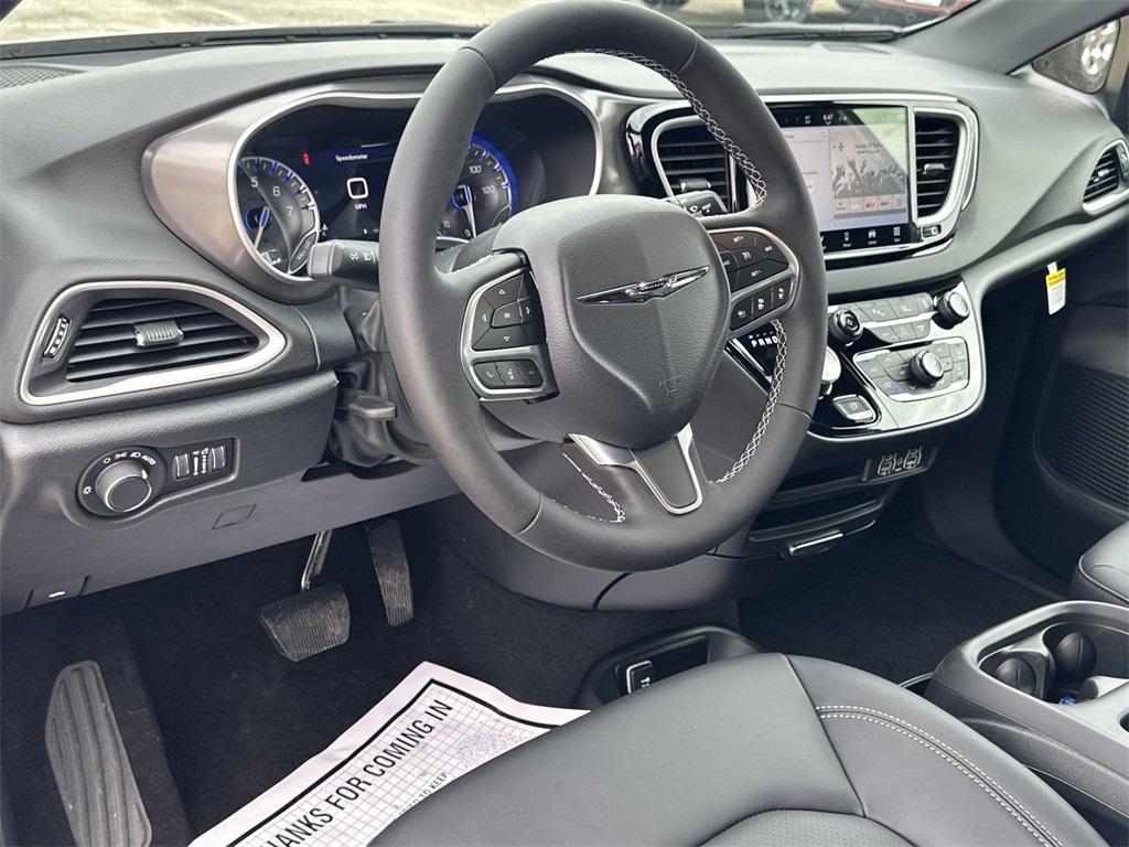 new 2025 Chrysler Voyager car, priced at $39,580