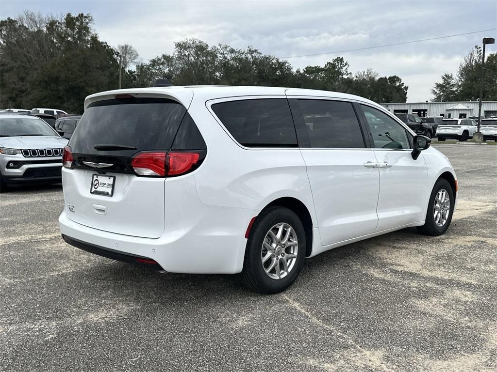 new 2025 Chrysler Voyager car, priced at $39,580