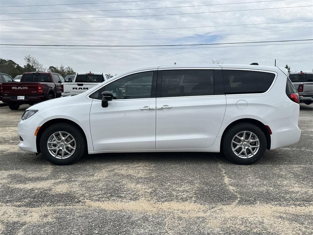 new 2025 Chrysler Voyager car, priced at $39,580