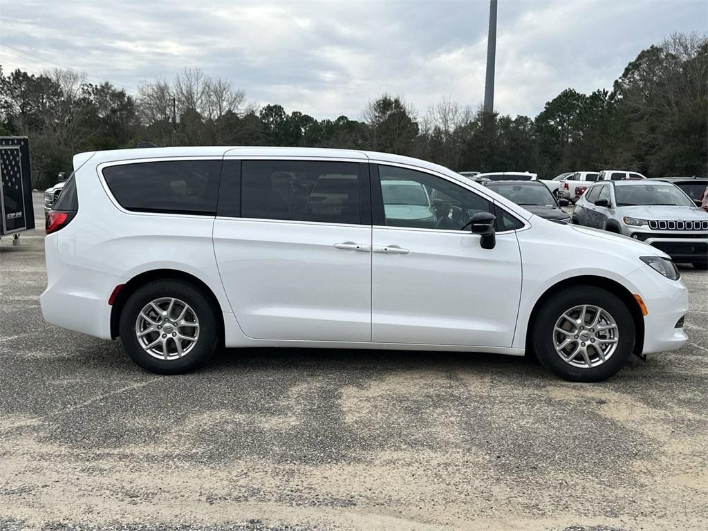 new 2025 Chrysler Voyager car, priced at $39,580