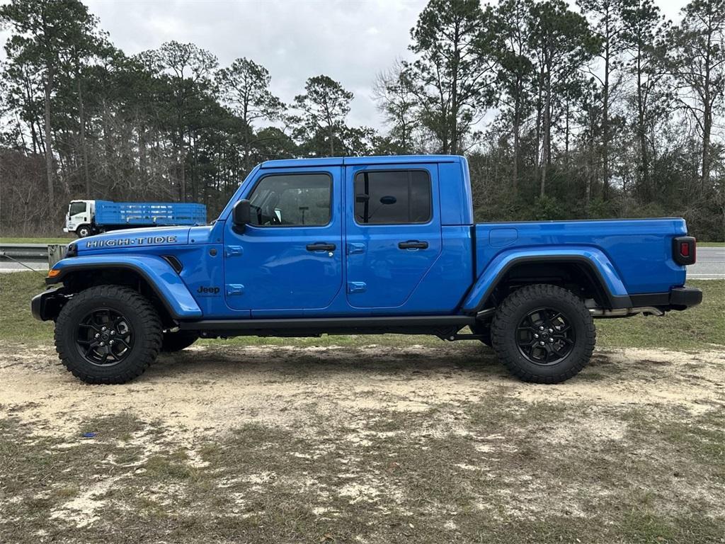 new 2025 Jeep Gladiator car, priced at $45,435