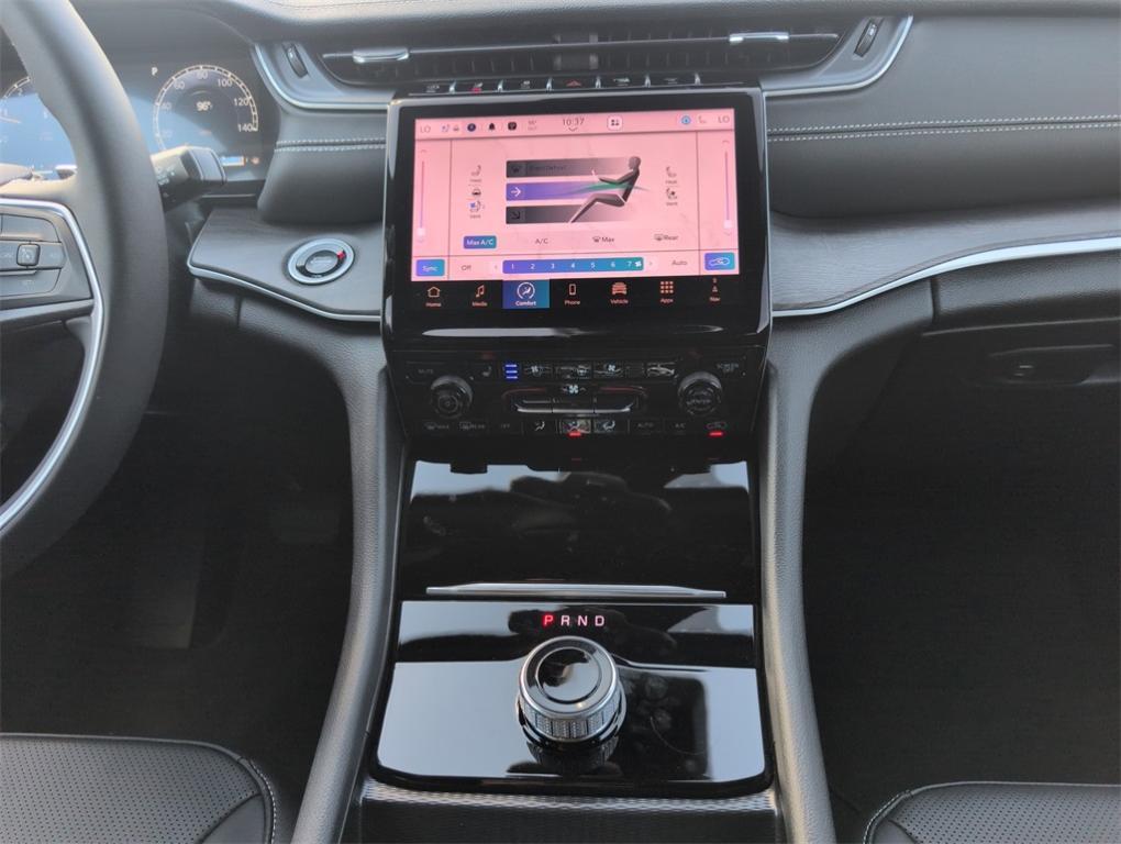 new 2025 Jeep Grand Cherokee car, priced at $41,987