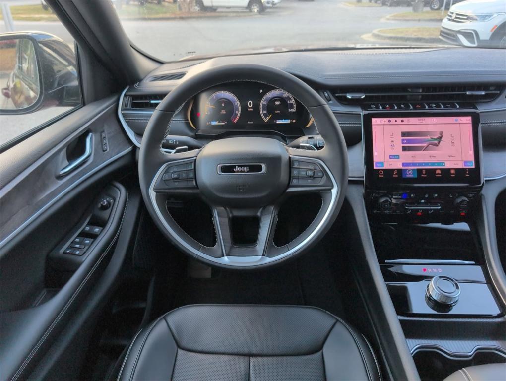 new 2025 Jeep Grand Cherokee car, priced at $41,987