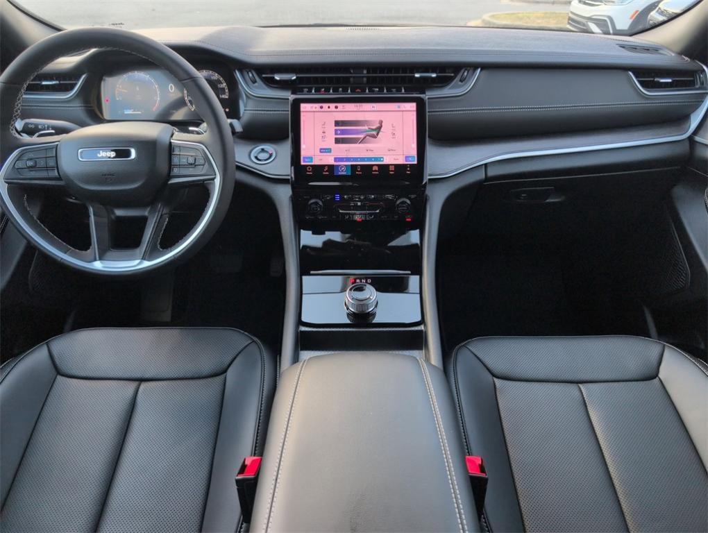 new 2025 Jeep Grand Cherokee car, priced at $41,987