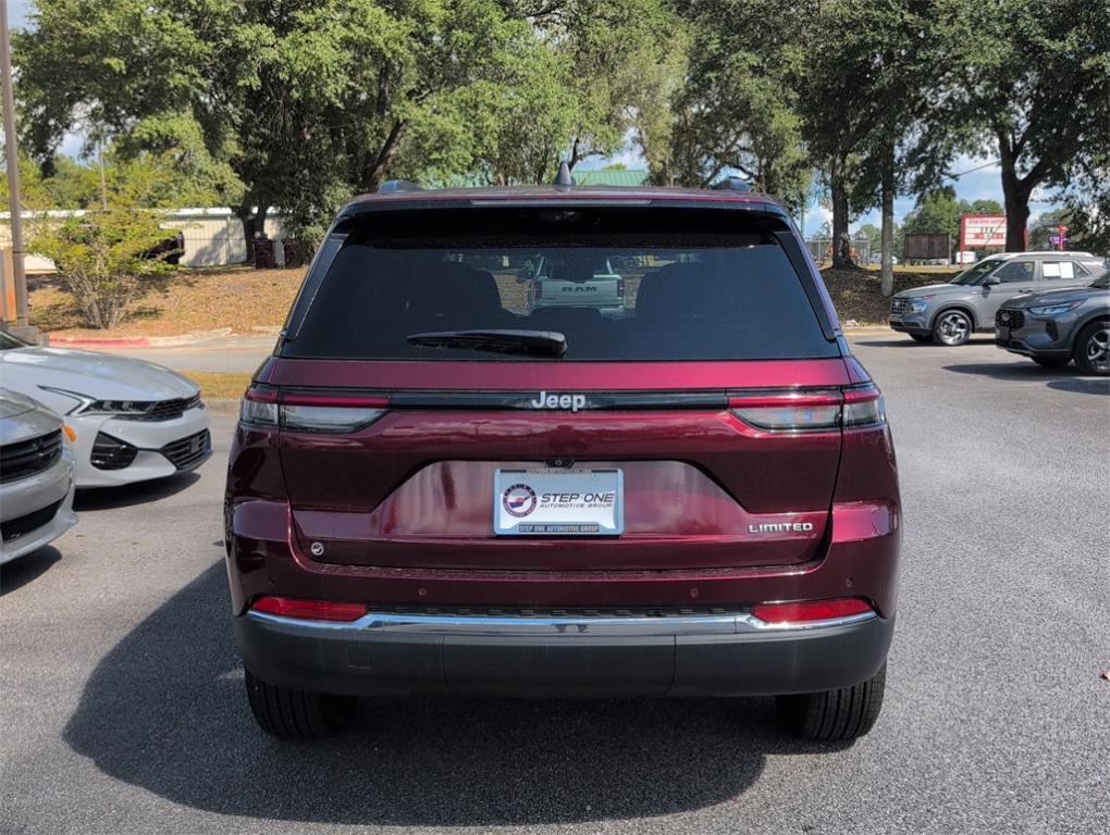 new 2025 Jeep Grand Cherokee car, priced at $41,987