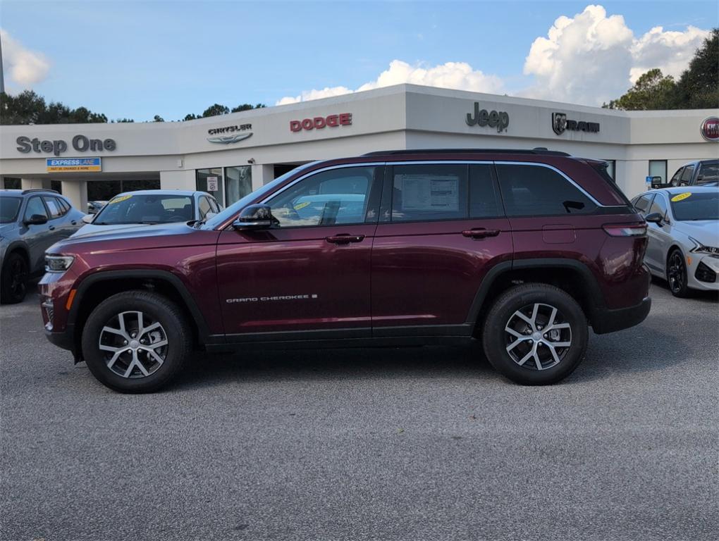 new 2025 Jeep Grand Cherokee car, priced at $41,987
