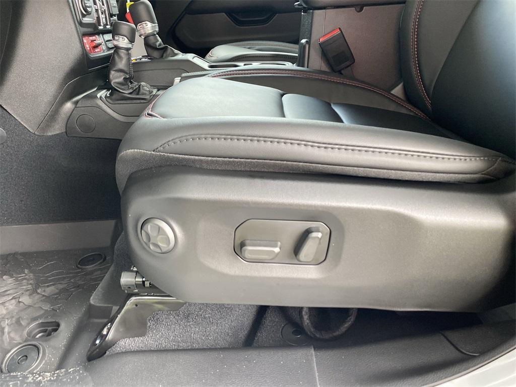 new 2025 Jeep Gladiator car, priced at $57,305
