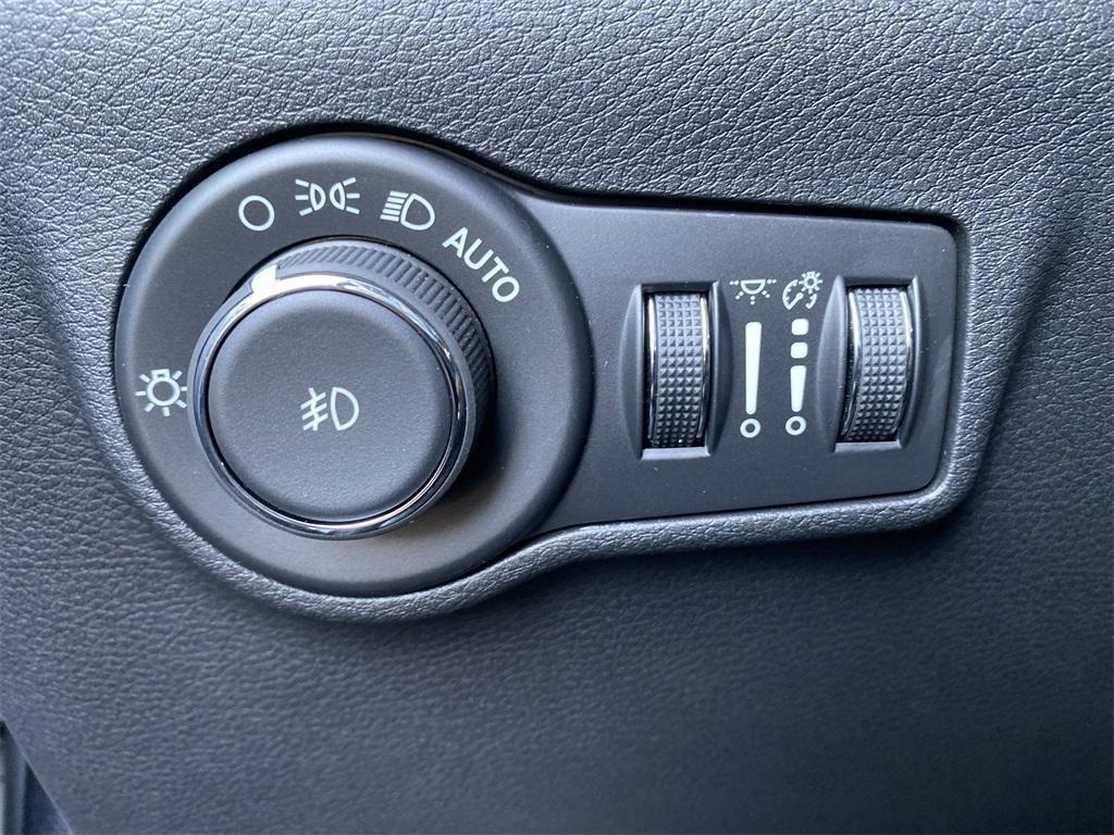 new 2025 Jeep Compass car, priced at $29,910
