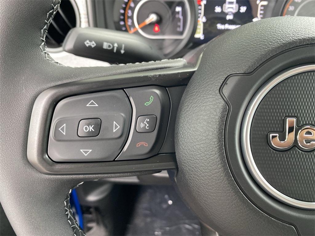 new 2025 Jeep Wrangler car, priced at $43,191
