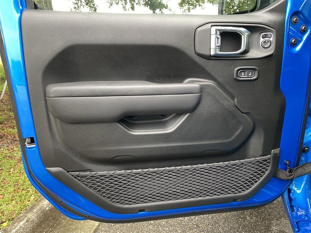 new 2025 Jeep Wrangler car, priced at $43,191