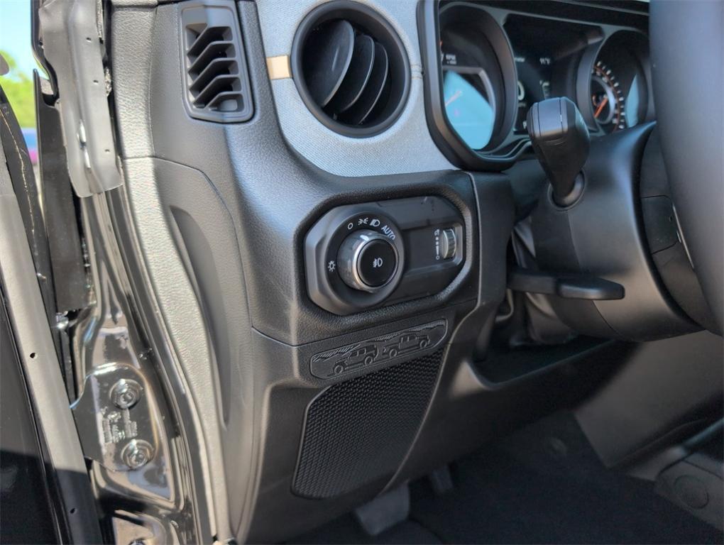 new 2025 Jeep Wrangler car, priced at $44,806