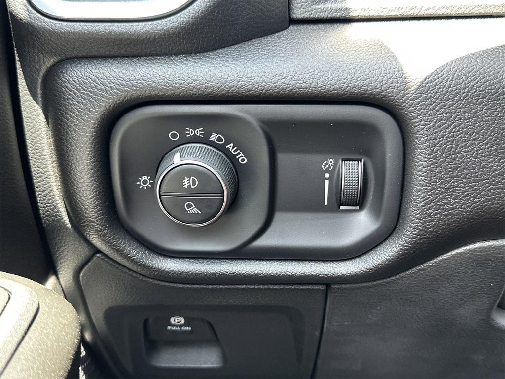 new 2025 Ram 1500 car, priced at $43,804