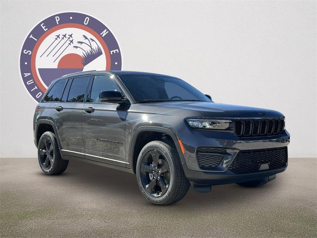 new 2025 Jeep Grand Cherokee car, priced at $45,670