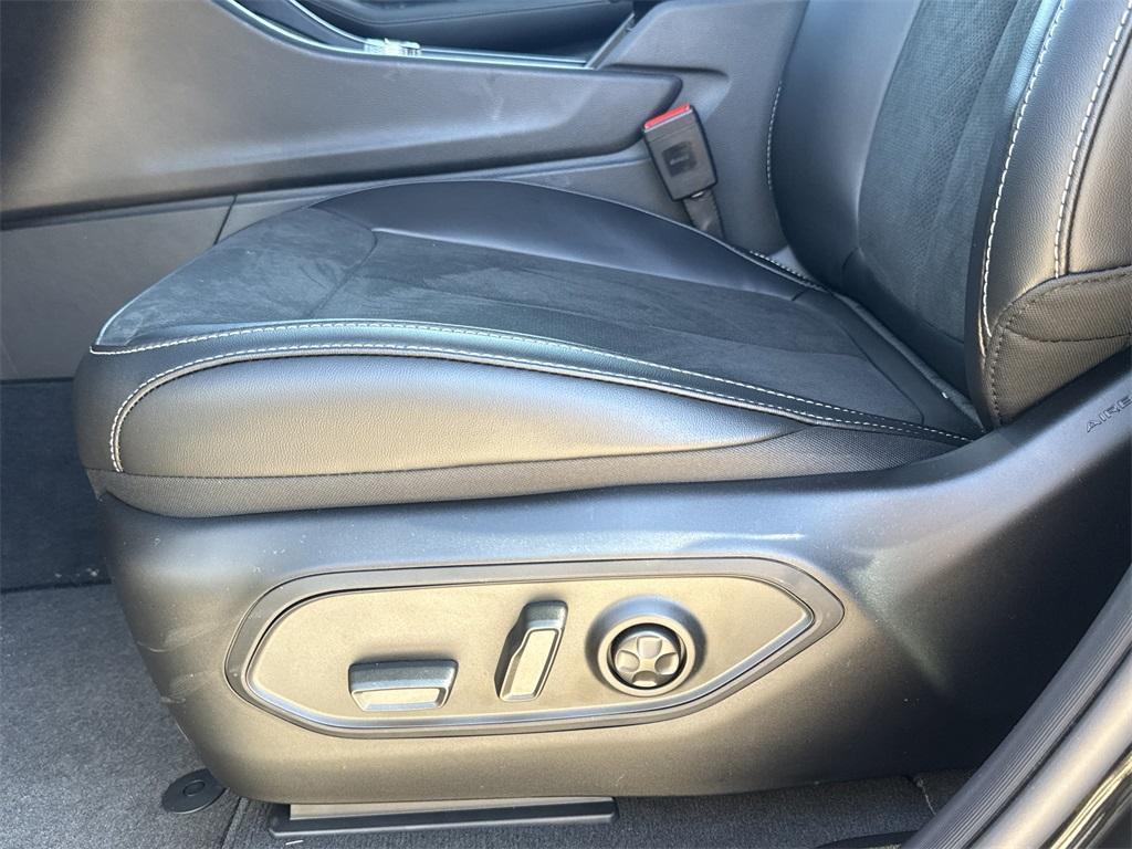 new 2025 Jeep Grand Cherokee L car, priced at $41,394