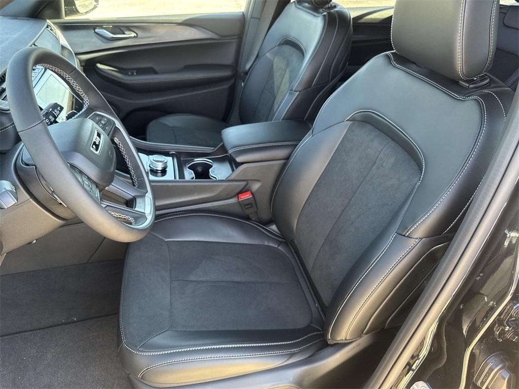 new 2025 Jeep Grand Cherokee L car, priced at $41,394