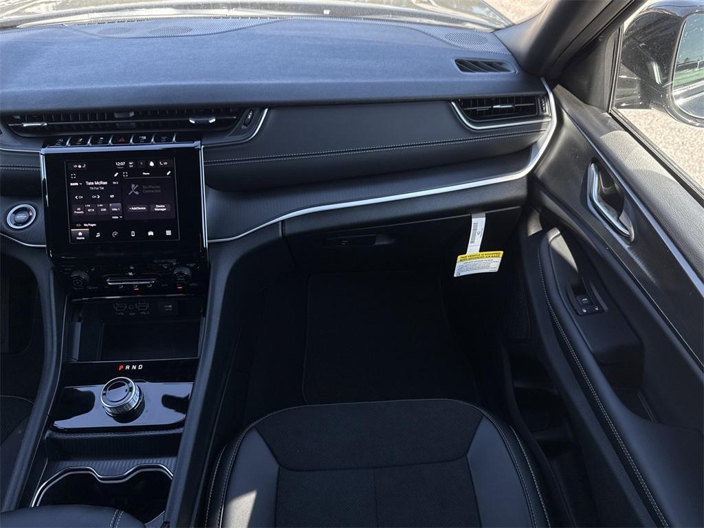 new 2025 Jeep Grand Cherokee L car, priced at $41,394