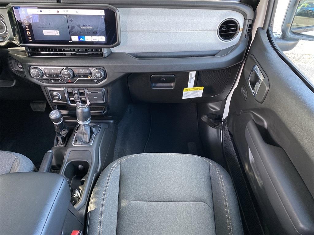 new 2025 Jeep Wrangler car, priced at $43,330