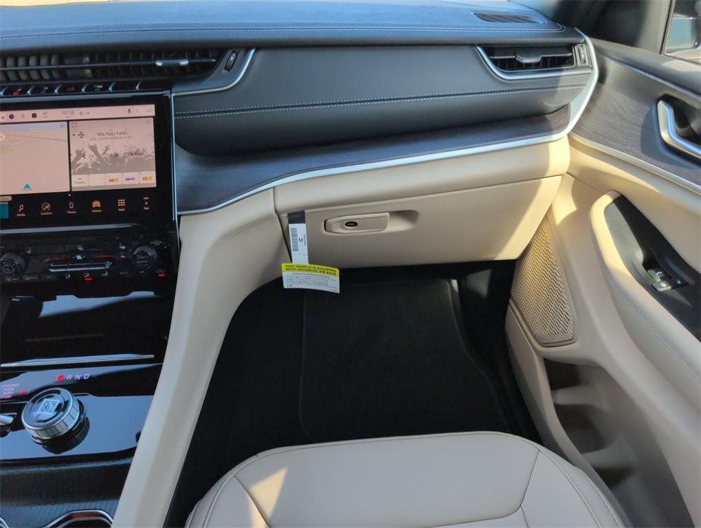 new 2025 Jeep Grand Cherokee car, priced at $41,509