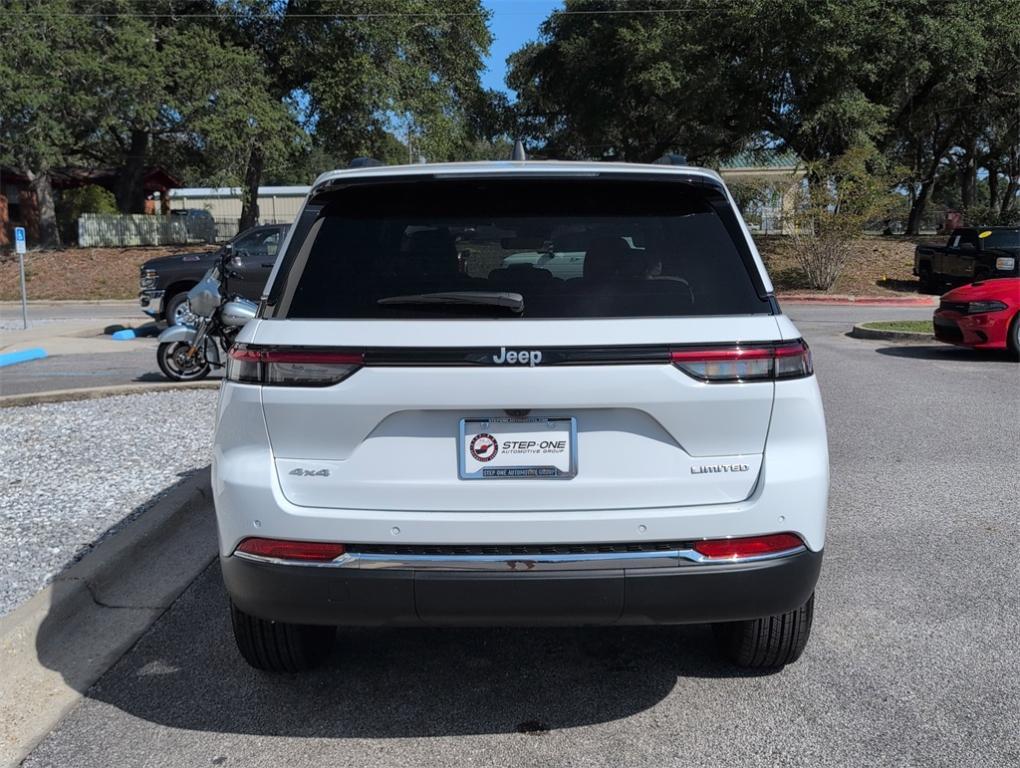 new 2025 Jeep Grand Cherokee car, priced at $41,509