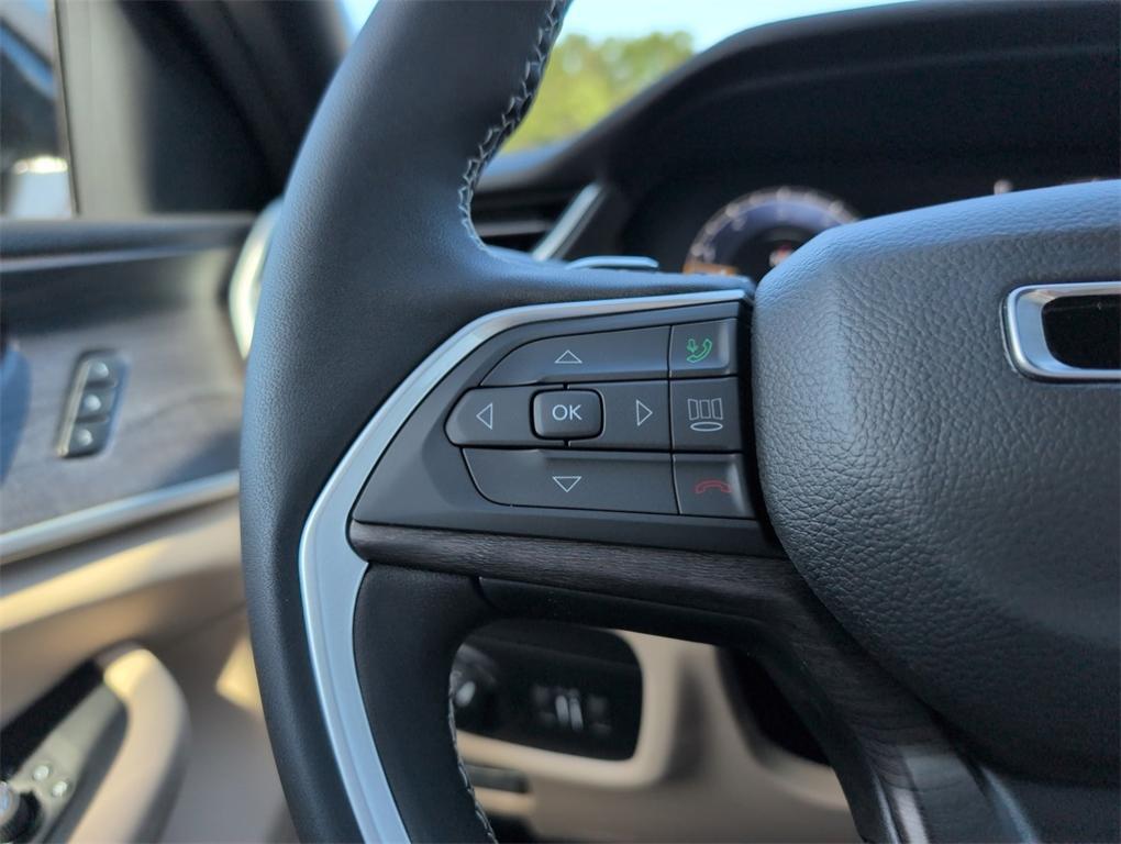 new 2025 Jeep Grand Cherokee car, priced at $41,509