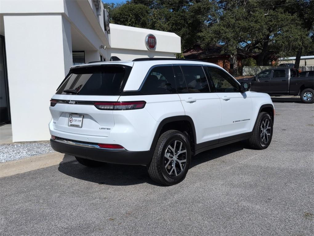 new 2025 Jeep Grand Cherokee car, priced at $41,509