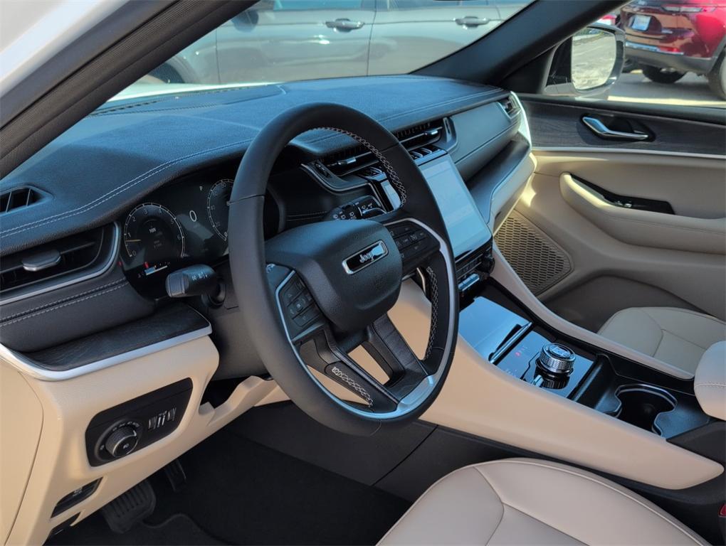 new 2025 Jeep Grand Cherokee car, priced at $41,509