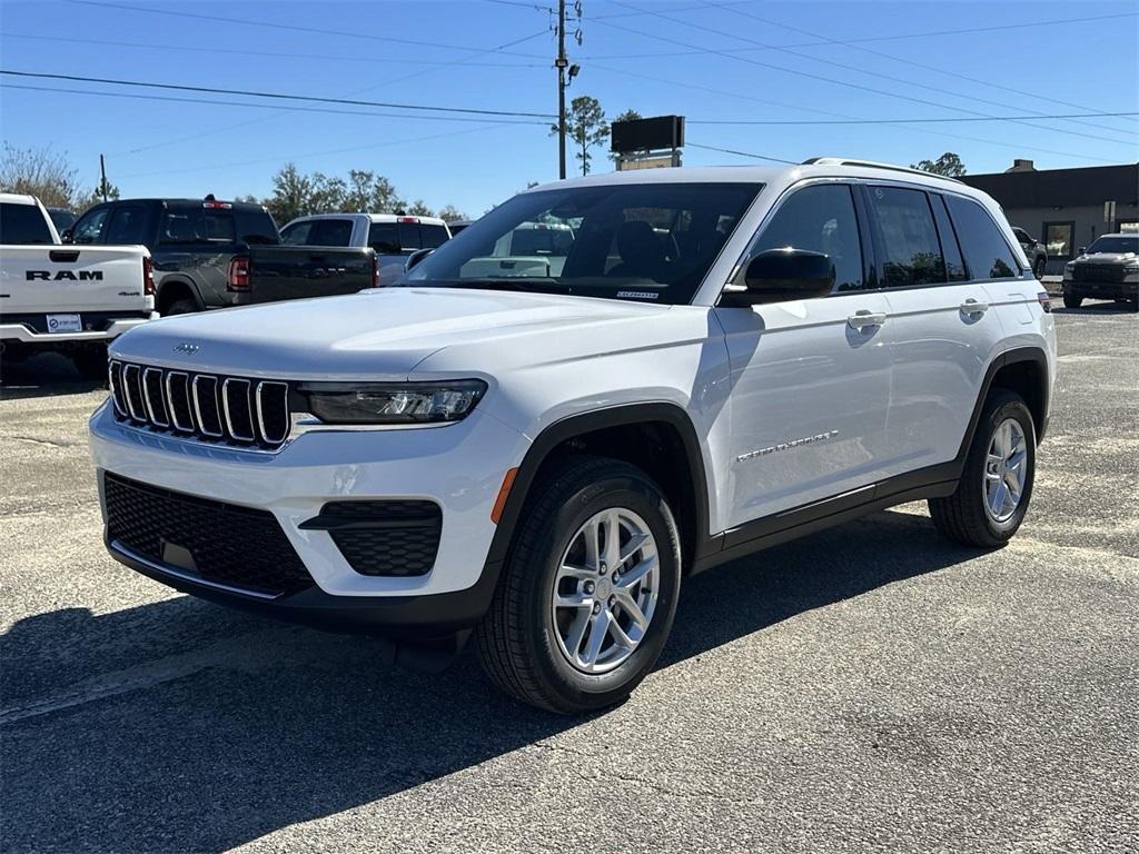 new 2025 Jeep Grand Cherokee car, priced at $37,320