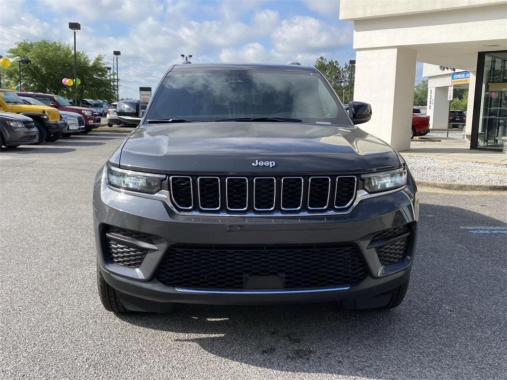 new 2025 Jeep Grand Cherokee car, priced at $35,994