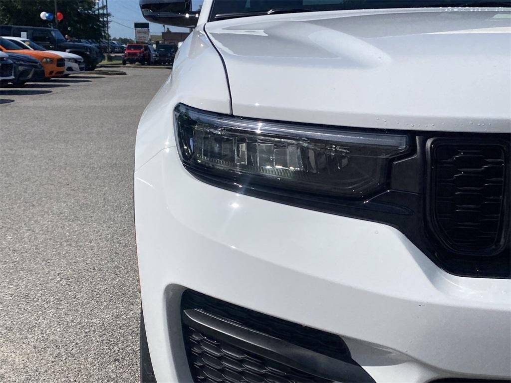 new 2025 Jeep Grand Cherokee car, priced at $38,383