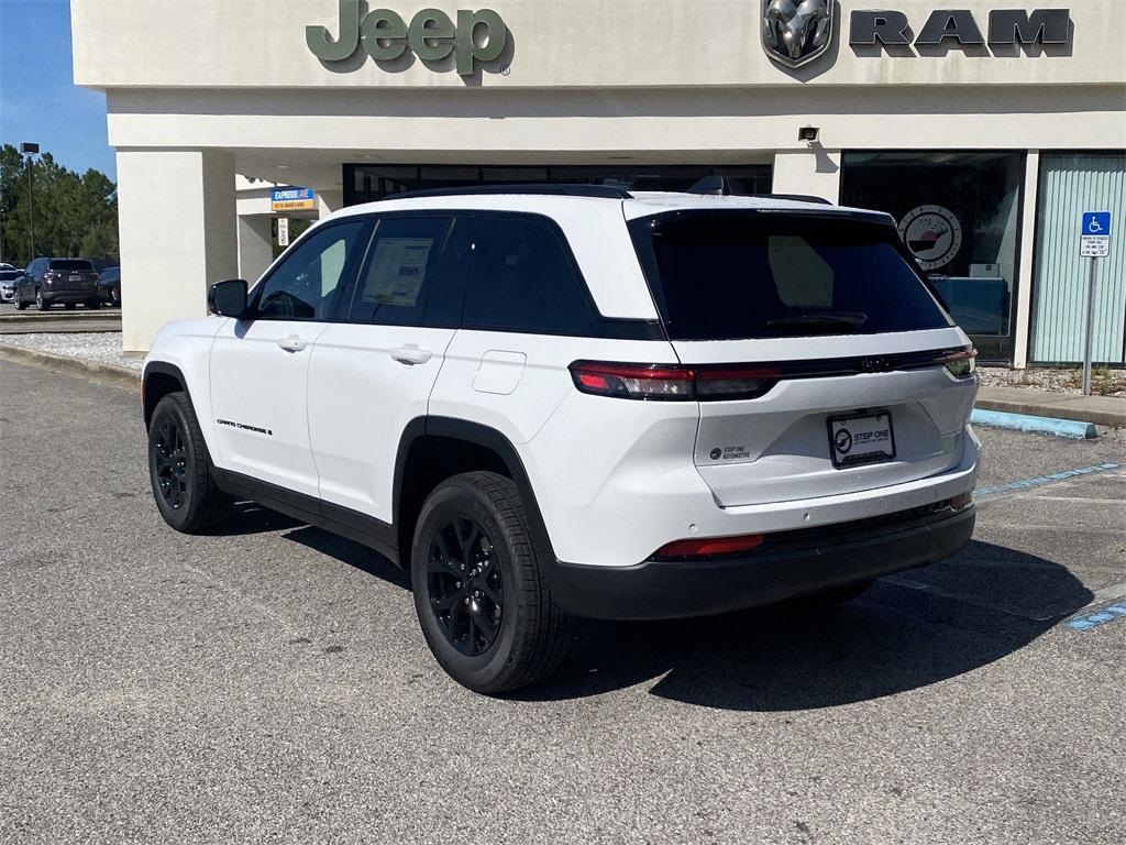 new 2025 Jeep Grand Cherokee car, priced at $38,383