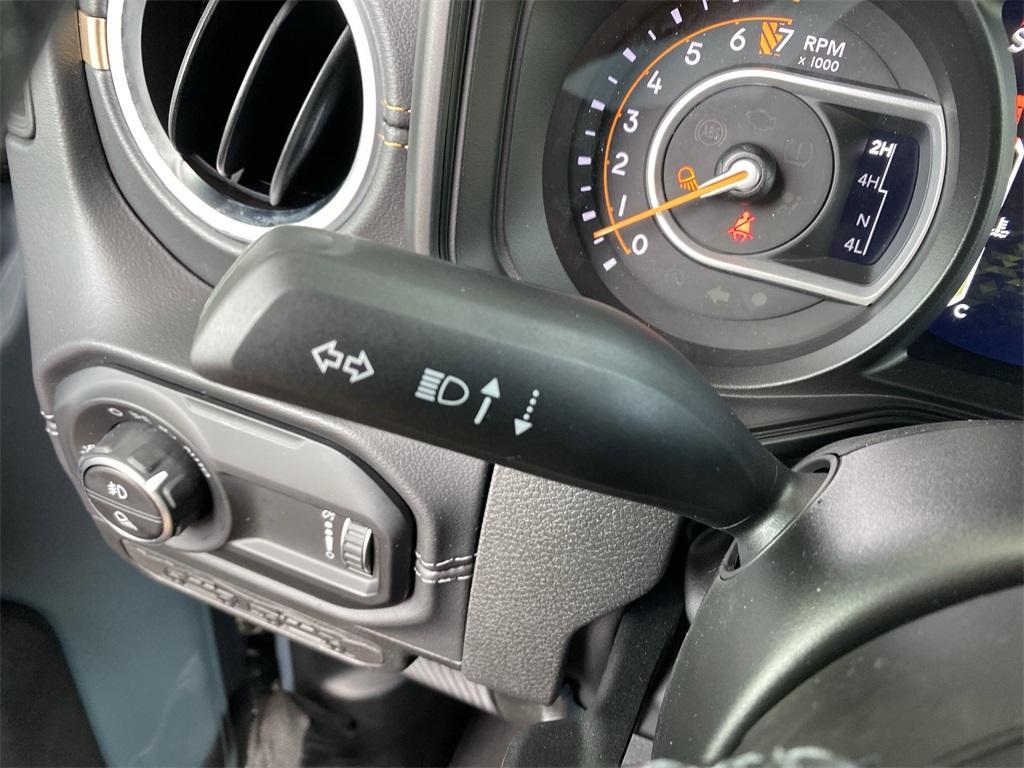 new 2025 Jeep Gladiator car, priced at $43,789