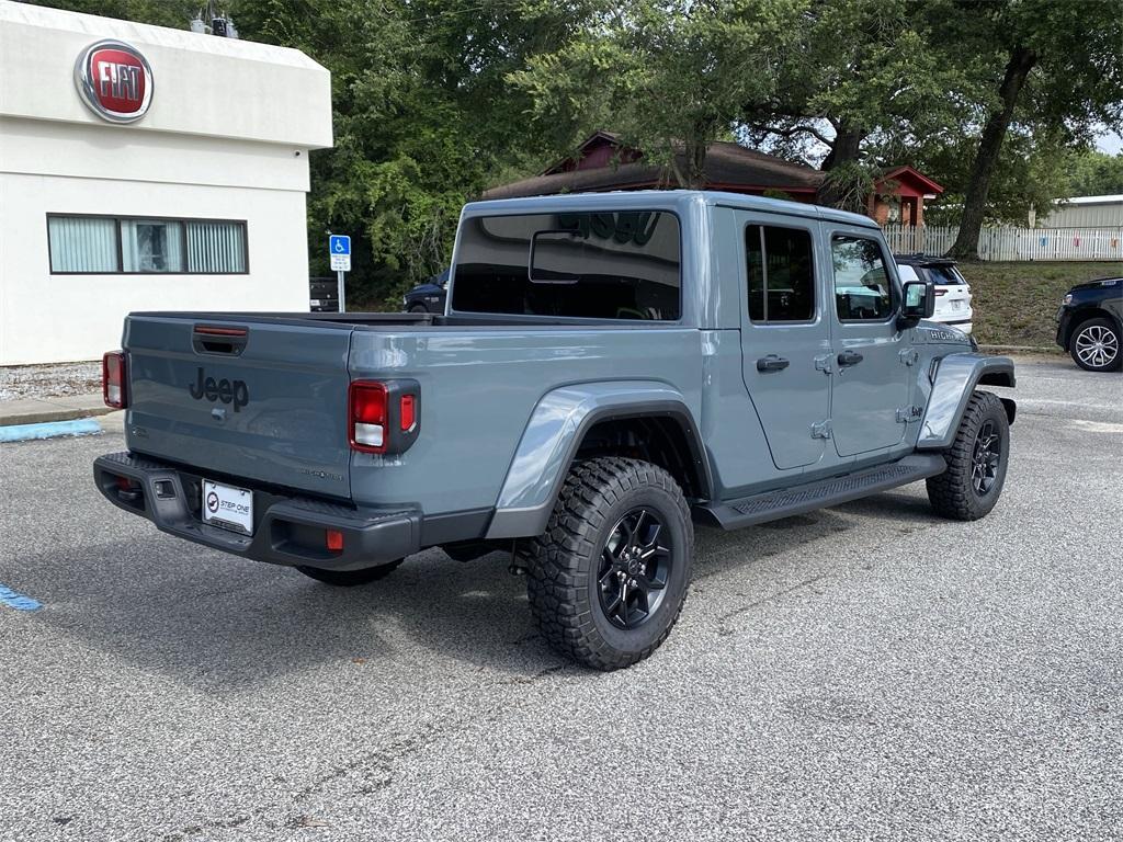 new 2025 Jeep Gladiator car, priced at $43,789