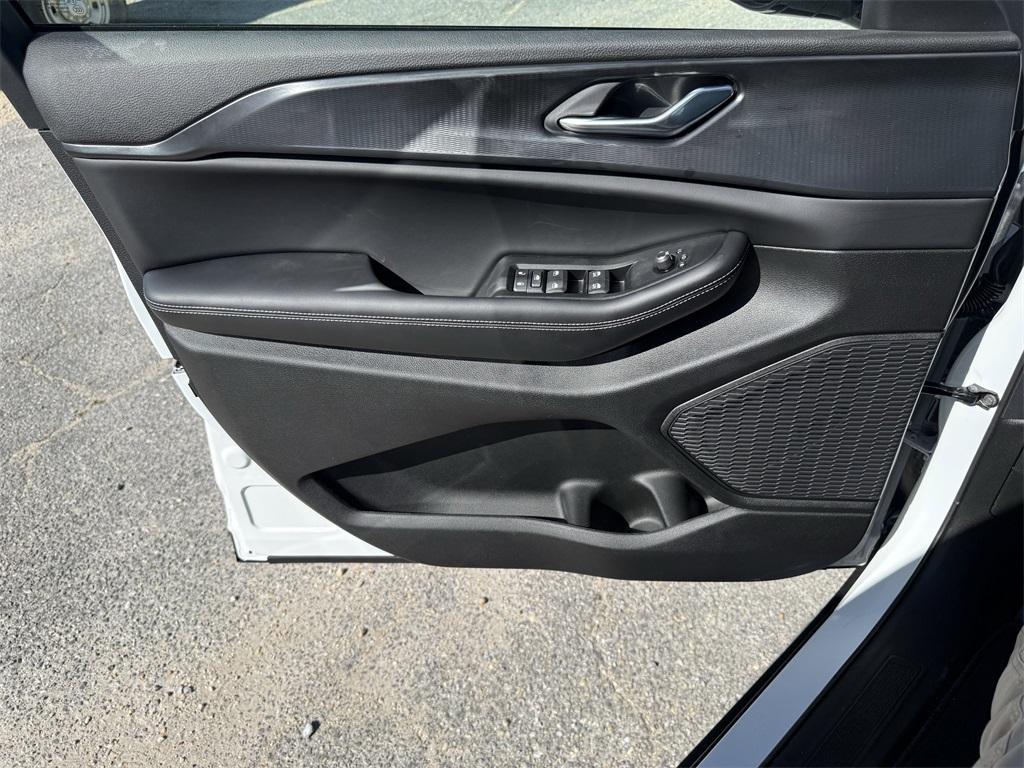 new 2025 Jeep Grand Cherokee L car, priced at $42,728