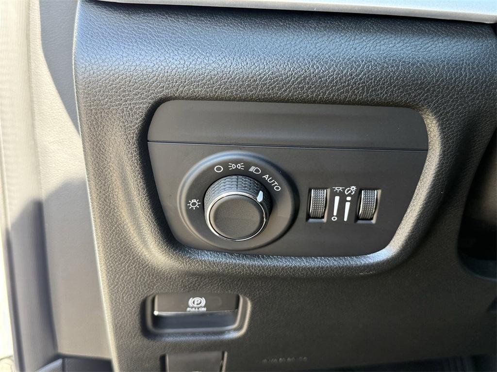 new 2025 Jeep Grand Cherokee L car, priced at $42,728