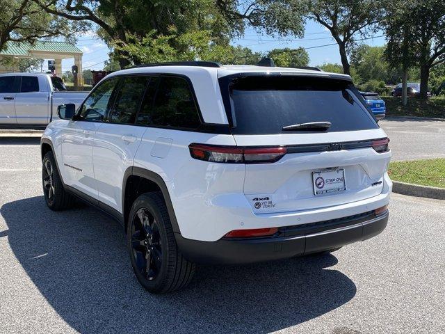 new 2024 Jeep Grand Cherokee car, priced at $48,663