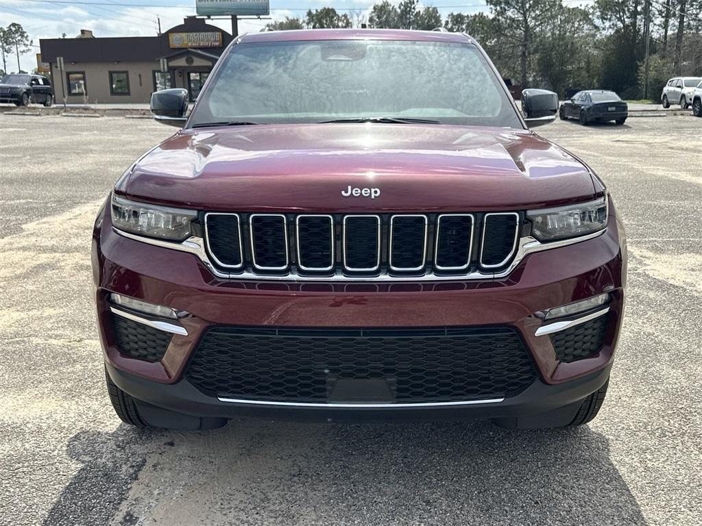 new 2025 Jeep Grand Cherokee car, priced at $41,810