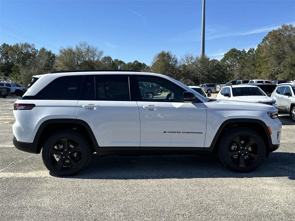 new 2025 Jeep Grand Cherokee car, priced at $51,721