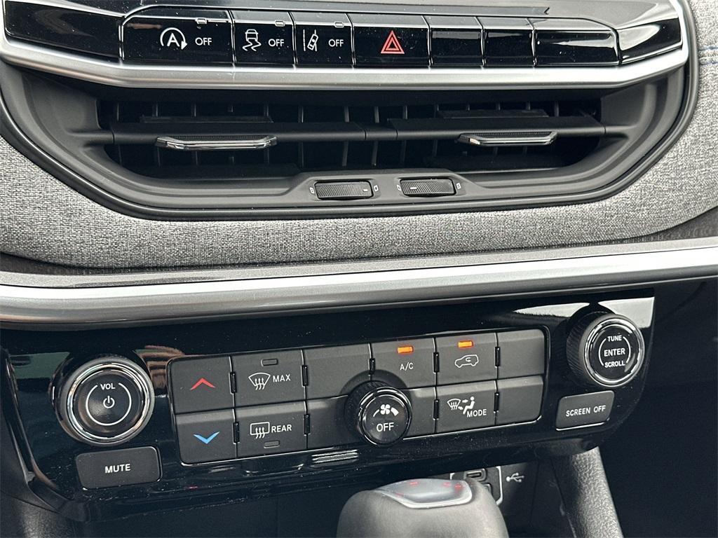 new 2025 Jeep Compass car, priced at $26,860