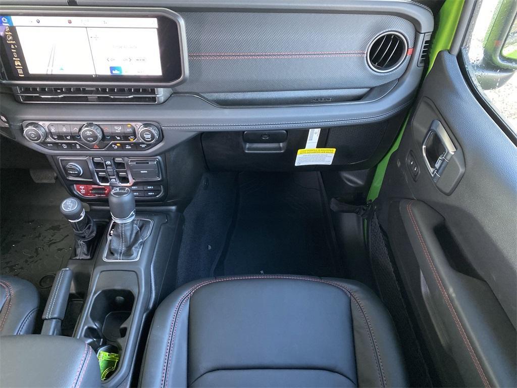 new 2025 Jeep Gladiator car, priced at $57,615