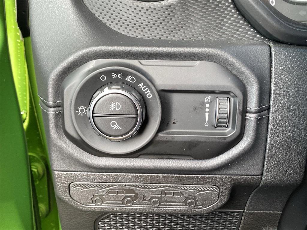 new 2025 Jeep Gladiator car, priced at $57,615