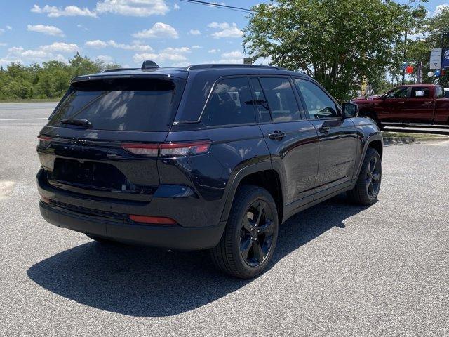new 2024 Jeep Grand Cherokee car, priced at $49,872