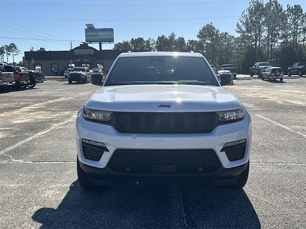 new 2025 Jeep Grand Cherokee car, priced at $47,823